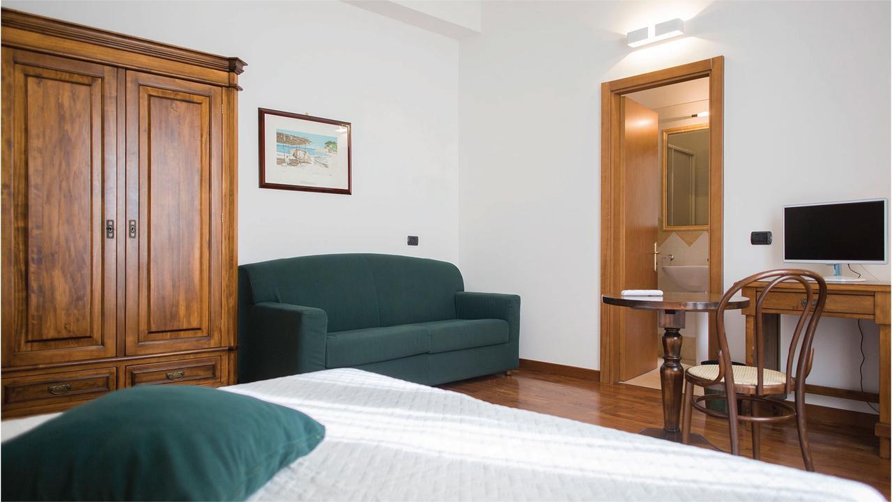 La Piazzetta 3*
