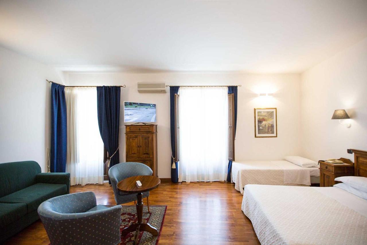 La Piazzetta 3*